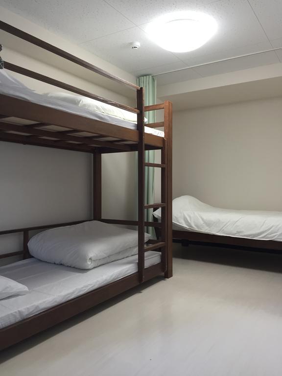 Zoo Hostel *